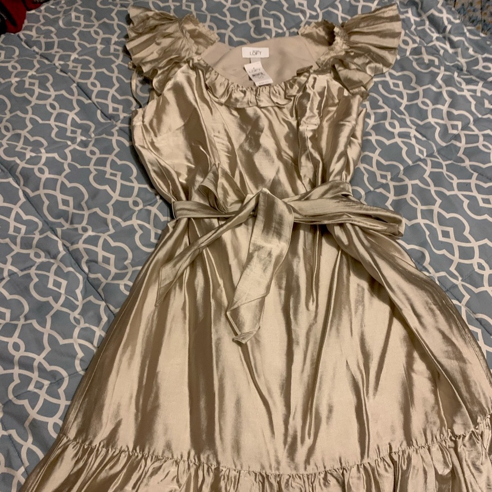 Beautiful gold dress 🥰😍